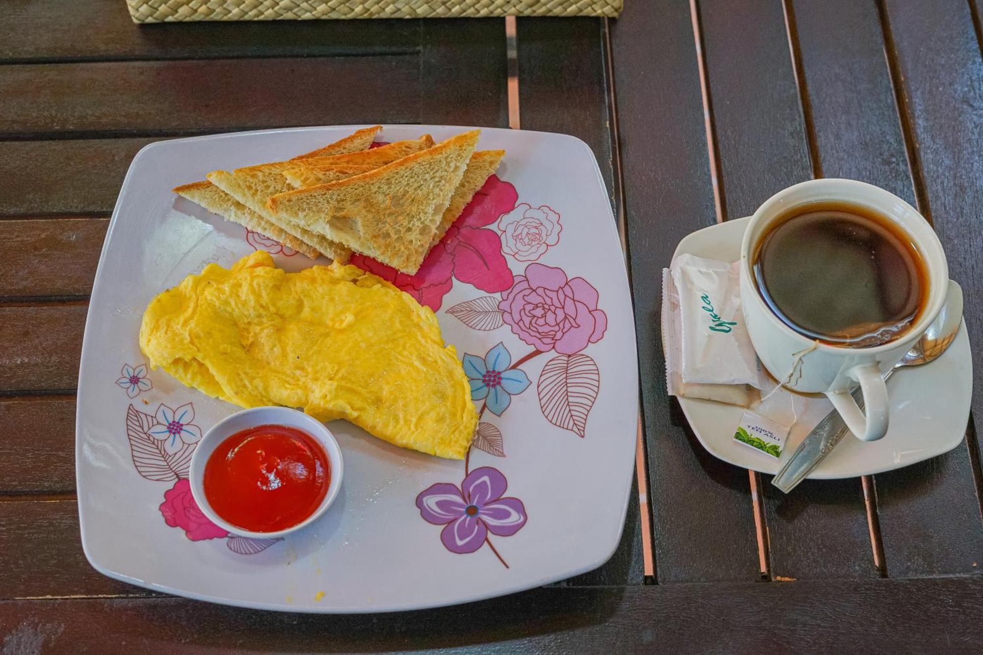 Made Taro - Menjangan Homestay Banyuwedang Екстер'єр фото